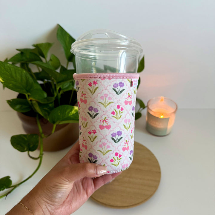 Neutral Diamond Floral Iced Coffee Sleeve
