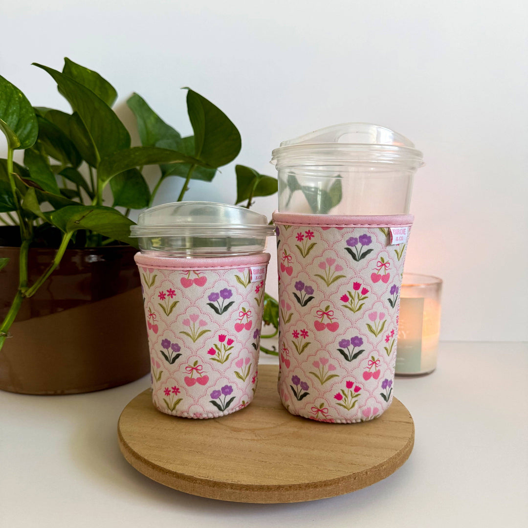 Neutral Diamond Floral Iced Coffee Sleeve