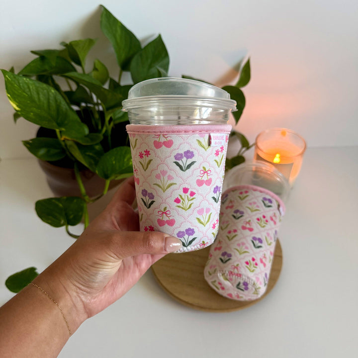Neutral Diamond Floral Iced Coffee Sleeve