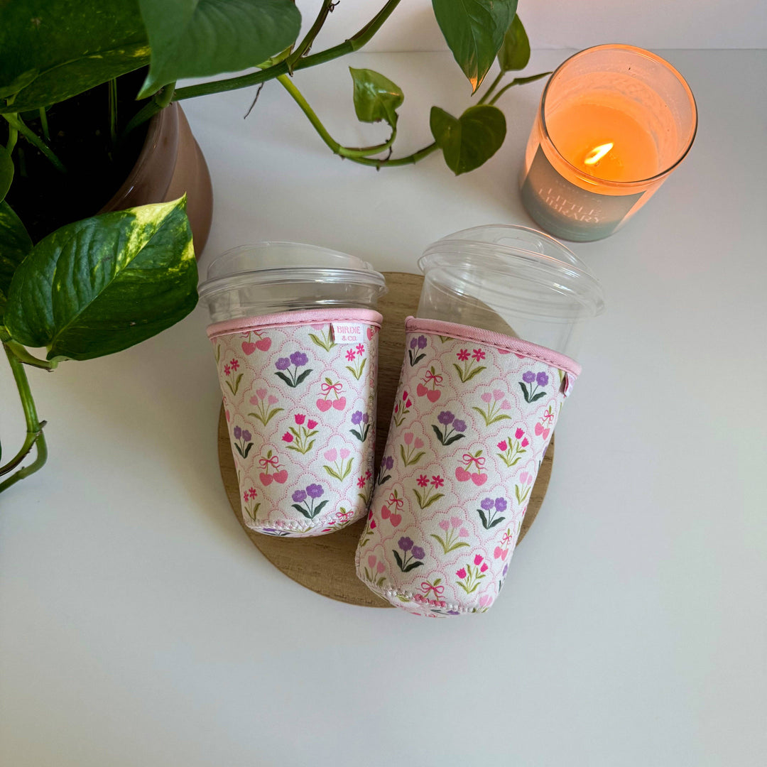 Neutral Diamond Floral Iced Coffee Sleeve